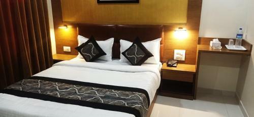 Hotel Crystal Luxury Inn- Bandra