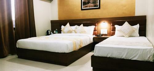Hotel Crystal Luxury Inn- Bandra
