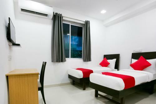 Oyo Flagship 77192 Hotel Shangrila Nehru Road
