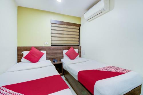 Oyo 77255 Hotel Royal Plaza