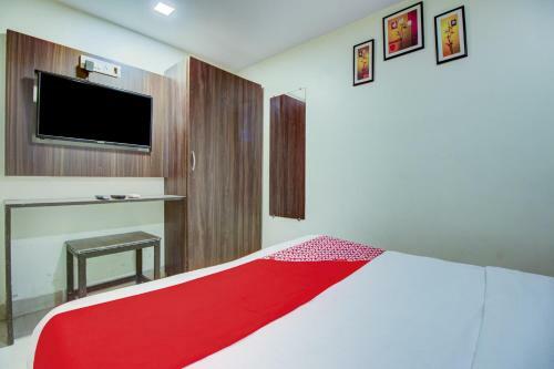 Oyo 77255 Hotel Royal Plaza