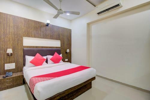 Oyo 77803 Hotel Jd Residency