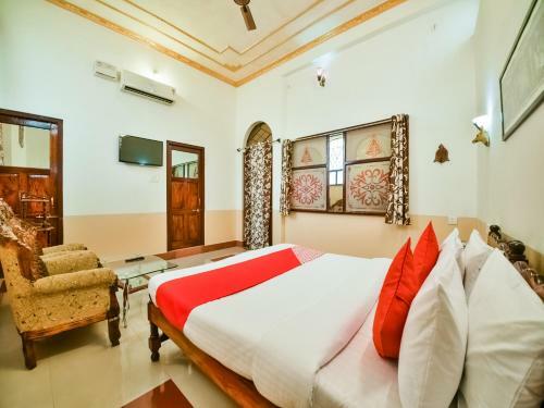 Hotel Oyo 44604 Jhankar Mansion
