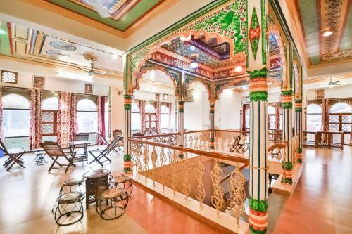 Hotel Oyo 44604 Jhankar Mansion