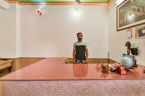 Hotel Oyo 44604 Jhankar Mansion