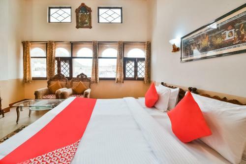 Hotel Oyo 44604 Jhankar Mansion