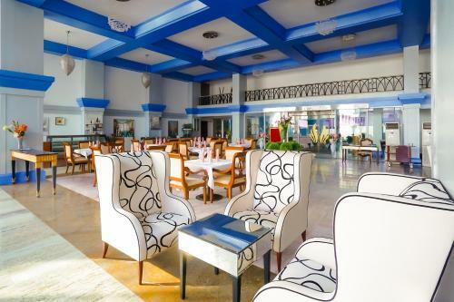 Hotel Oyo 40027 Royal Palms Shared Serviced Apartment