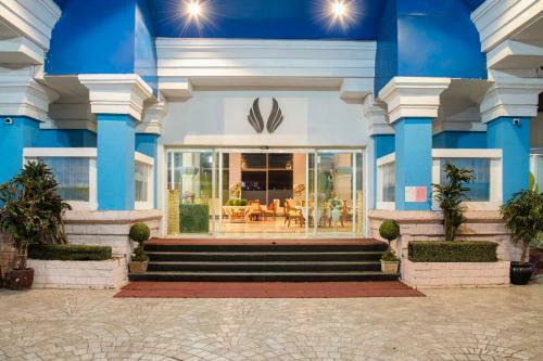 Hotel Oyo 40027 Royal Palms Shared Serviced Apartment