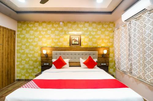 Hotel Oyo 47057 Padma Manor