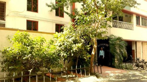 Hotel Ratnakar Days Inn
