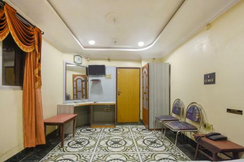 Oyo 75834 Akash Hotel Howrah