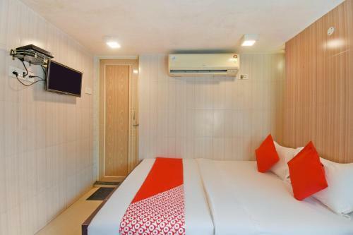 Oyo 75834 Akash Hotel Howrah
