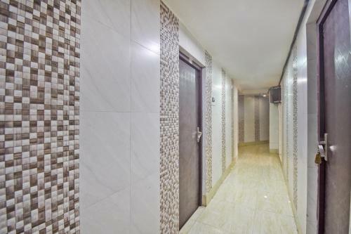 Oyo 75834 Akash Hotel Howrah