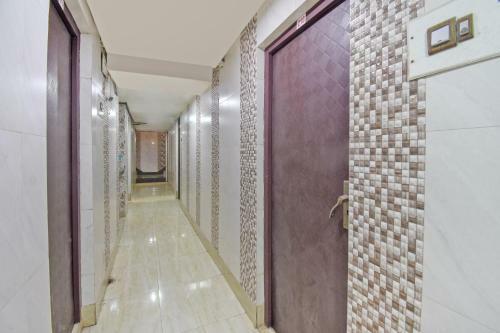 Oyo 75834 Akash Hotel Howrah