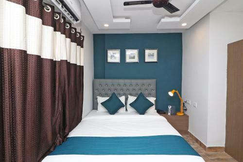 Hotel Silverkey Executive Stays 76470 Royal Crown Airport