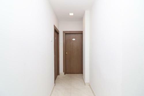 Hotel Silverkey Executive Stays 76470 Royal Crown Airport