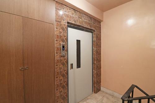 Hotel Silverkey Executive Stays 76470 Royal Crown Airport
