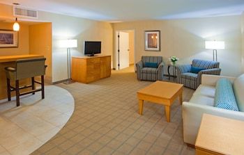 Holiday Inn Hotel & Suites