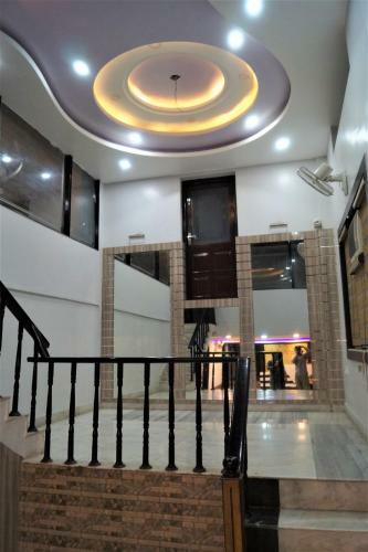 Hotel Dora House