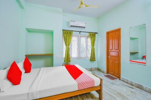 Hotel Oyo 77707 Pink Palace