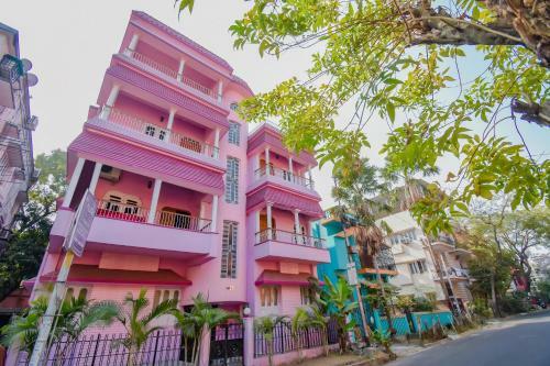 Hotel Oyo 77707 Pink Palace