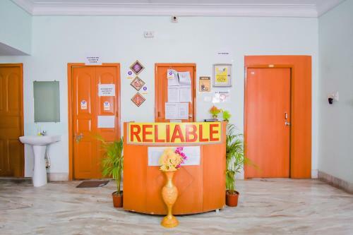 Hotel Oyo 77707 Pink Palace