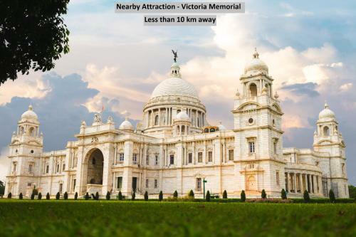 Hotel Oyo 77707 Pink Palace