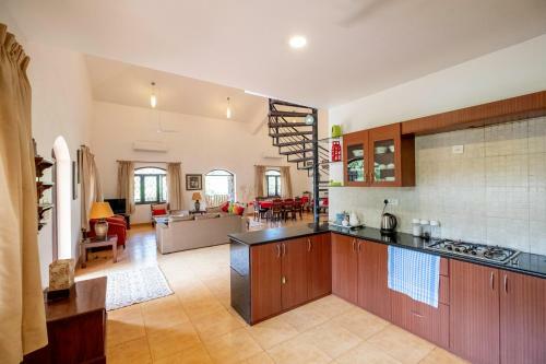 Casa Estrela 4 Bhk Villa Close To Candolim Beach