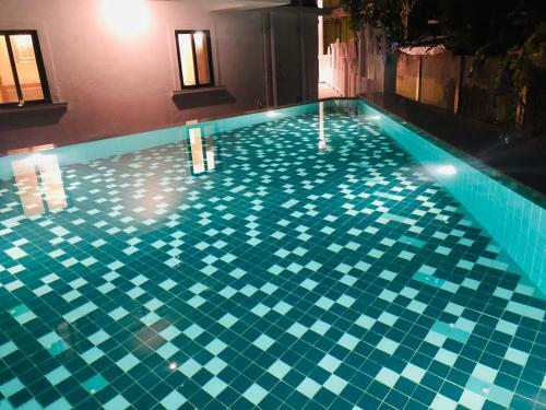 Hotel Q O Suites & Villas