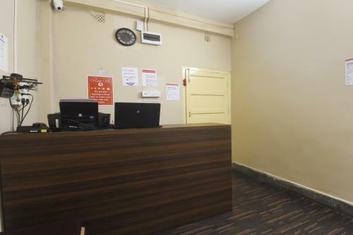 Hotel Oyo 71259 Honey Regency