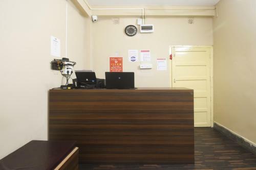 Hotel Oyo 71259 Honey Regency