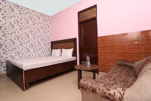 Spot On 37136 Hotel Arya
