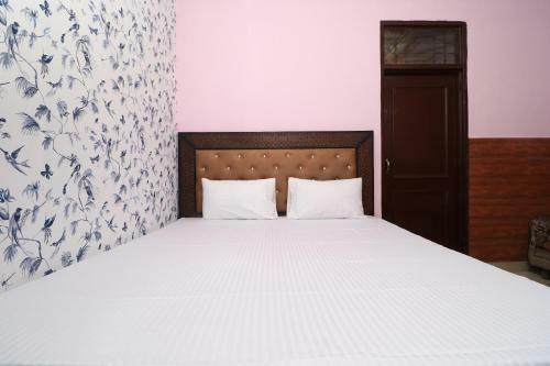 Spot On 37136 Hotel Arya