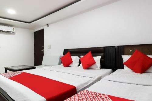 Oyo 40245 Hotel Clark Inn