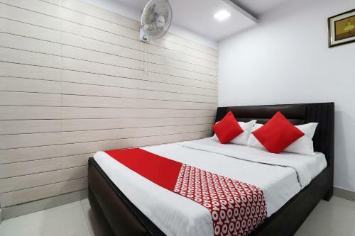 Oyo 40245 Hotel Clark Inn