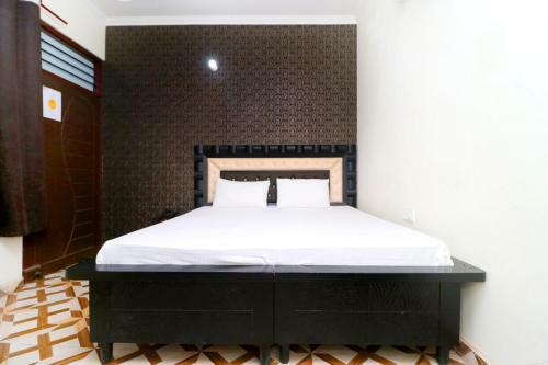 Spot On 41466 Hotel Pavraj
