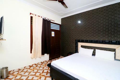 Spot On 41466 Hotel Pavraj