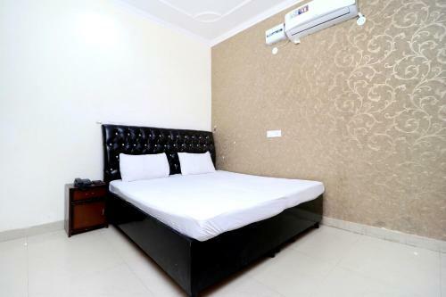 Spot On 41466 Hotel Pavraj