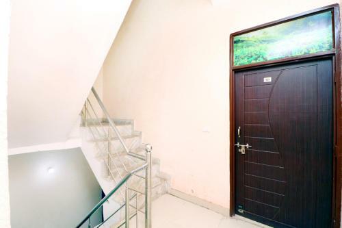 Spot On 41466 Hotel Pavraj