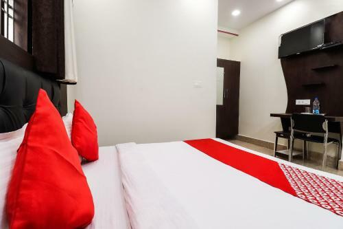 Oyo 72590 Hotel Priyal