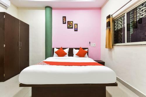 Oyo 70102 Hotel Ira Inn