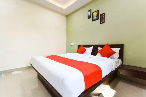 Oyo 70102 Hotel Ira Inn