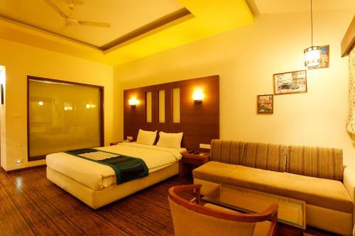 Hotel Aanik Greeves Lesiure Resort
