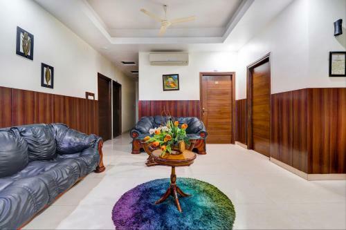 Hotel Fabexpress Ranjana Heritage Gomti Nagar