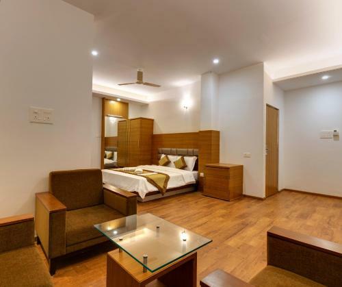 Hotel Casa Azzure's Aquolim Suites