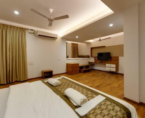 Hotel Casa Azzure's Aquolim Suites