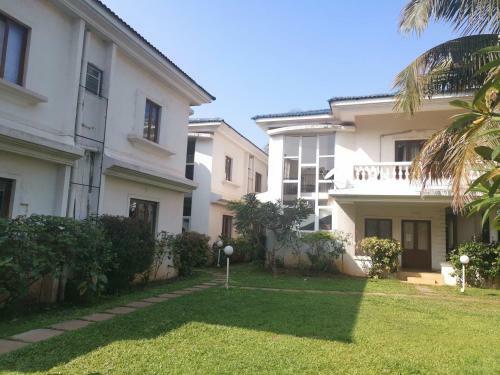 Hotel Casa Azzure's Aquolim Suites