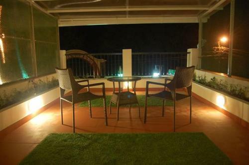 Hotel Orchid Square