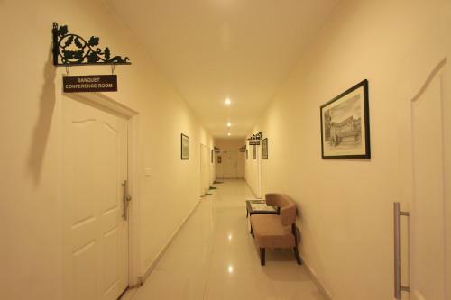Hotel Orchid Square