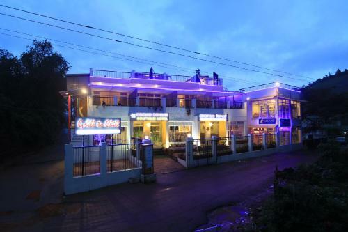 Hotel Orchid Square